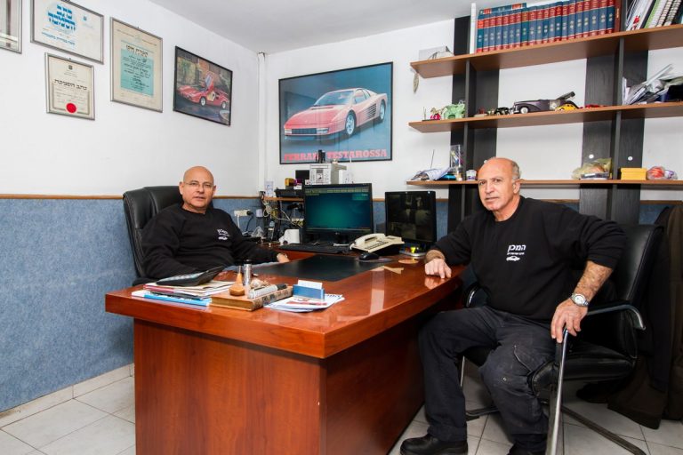 AE782968-6F1F-460F-4BA2-66515B559E03